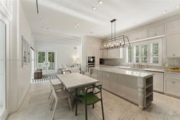 Eat-in kitchen