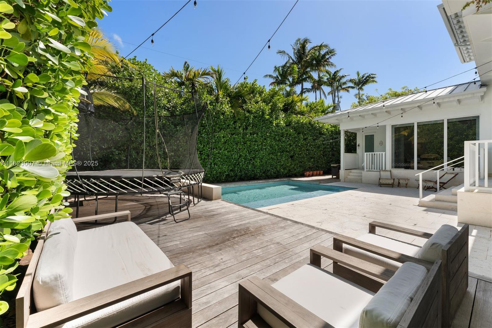 TROPICAL ISLE HOMES SUB 4 - Residential