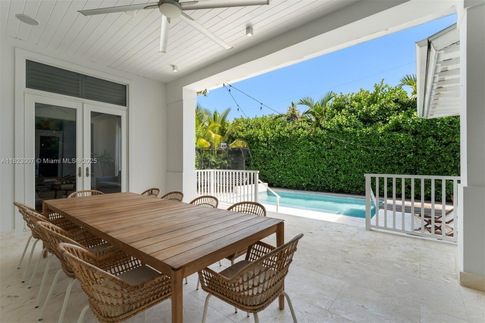 TROPICAL ISLE HOMES SUB 4 - Residential