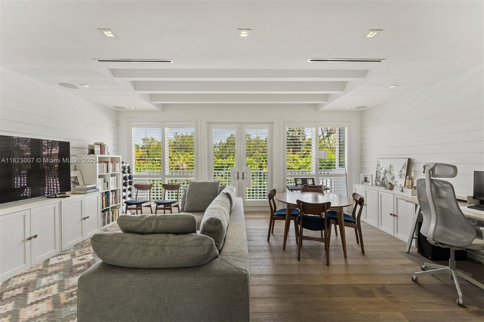 TROPICAL ISLE HOMES SUB 4 - Residential