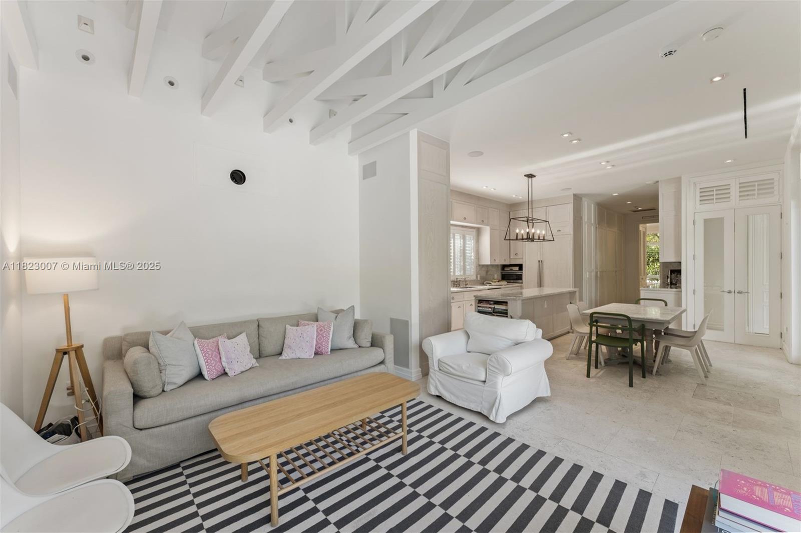 TROPICAL ISLE HOMES SUB 4 - Residential