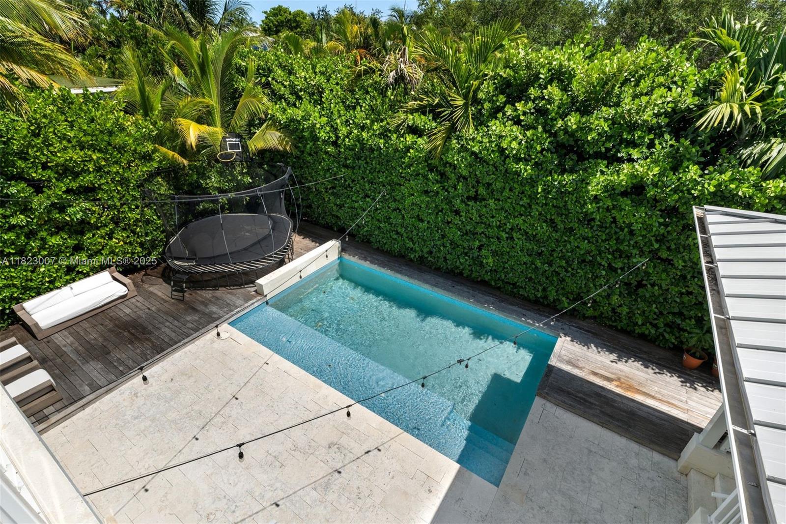 TROPICAL ISLE HOMES SUB 4 - Residential