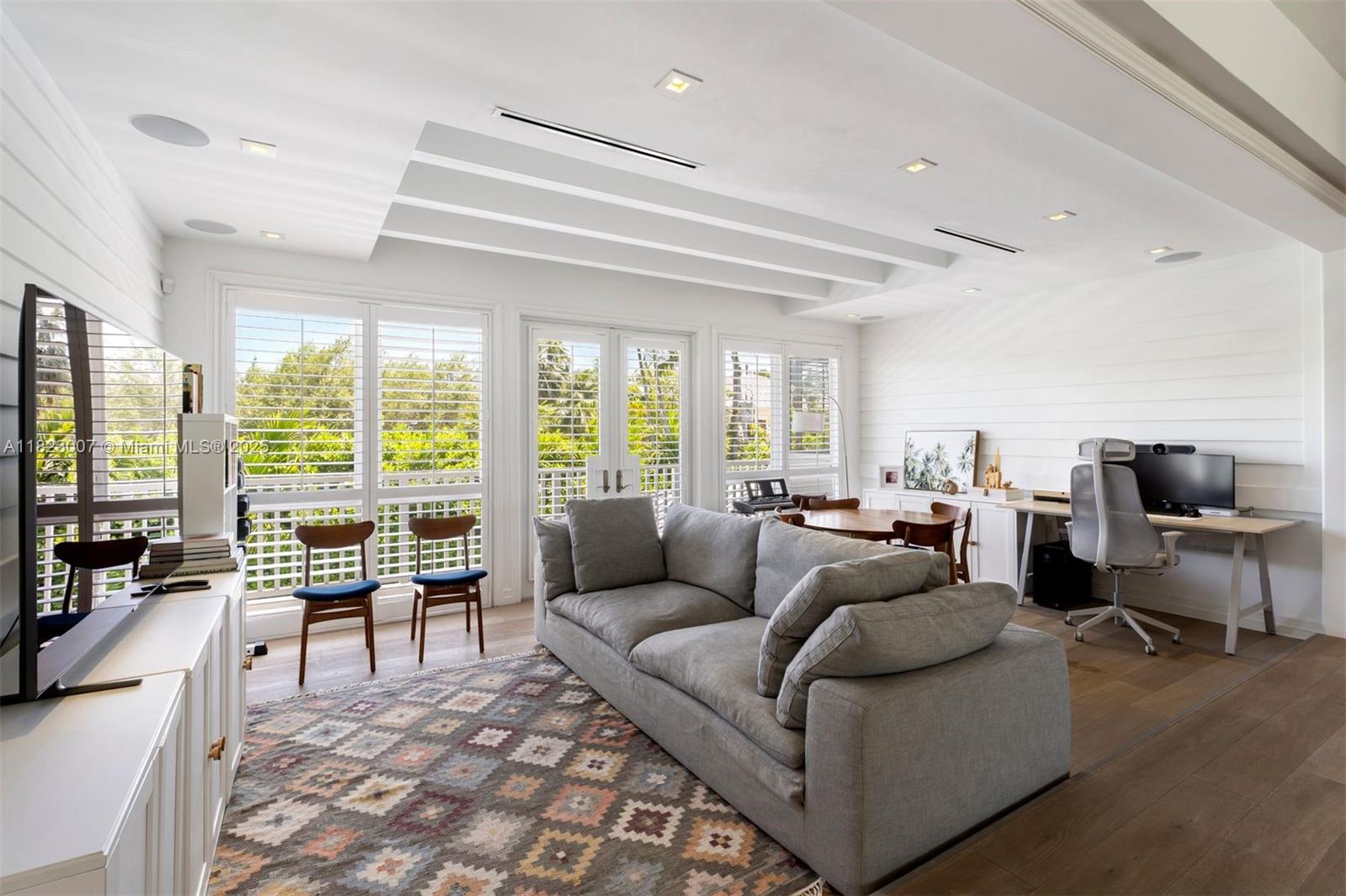 TROPICAL ISLE HOMES SUB 4 - Residential