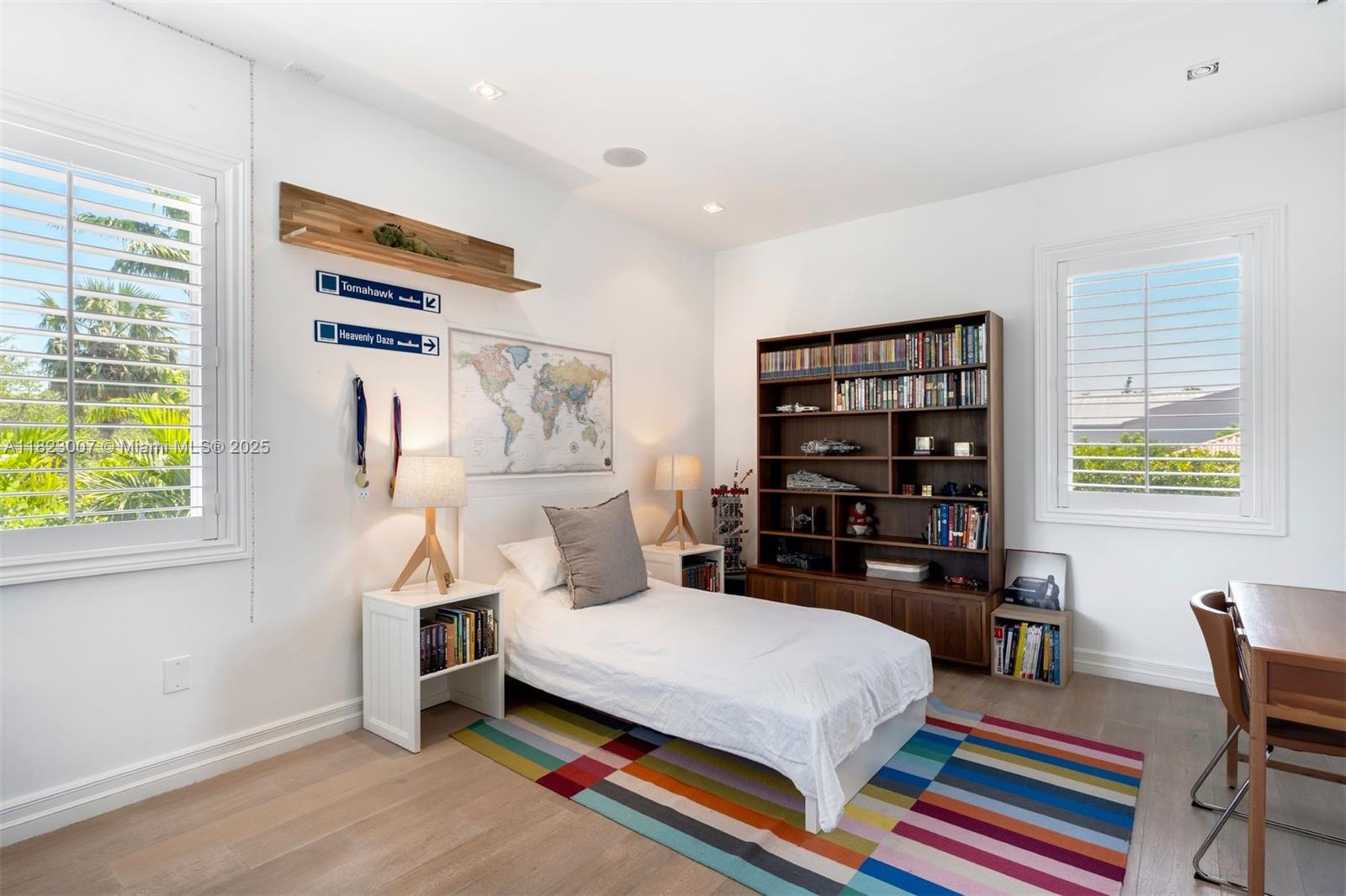 TROPICAL ISLE HOMES SUB 4 - Residential