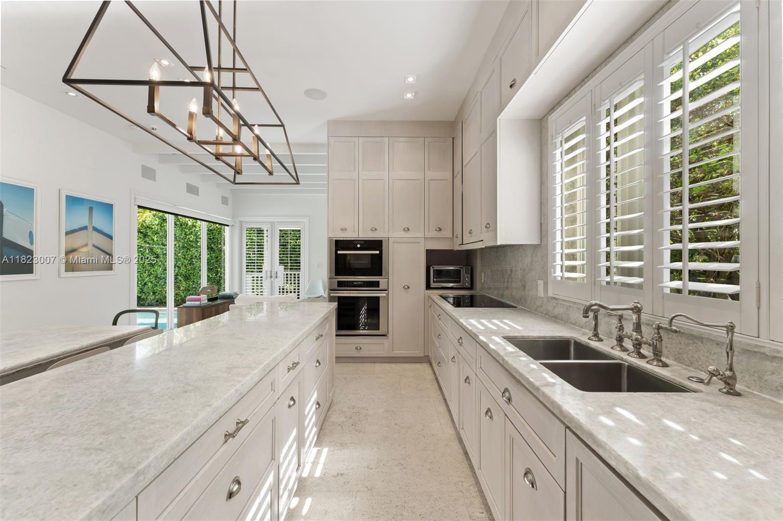 TROPICAL ISLE HOMES SUB 4 - Residential