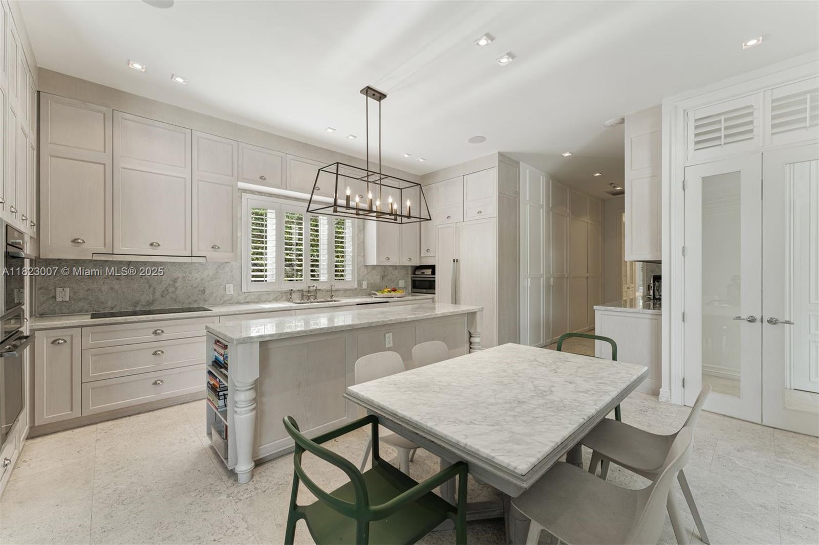 TROPICAL ISLE HOMES SUB 4 - Residential