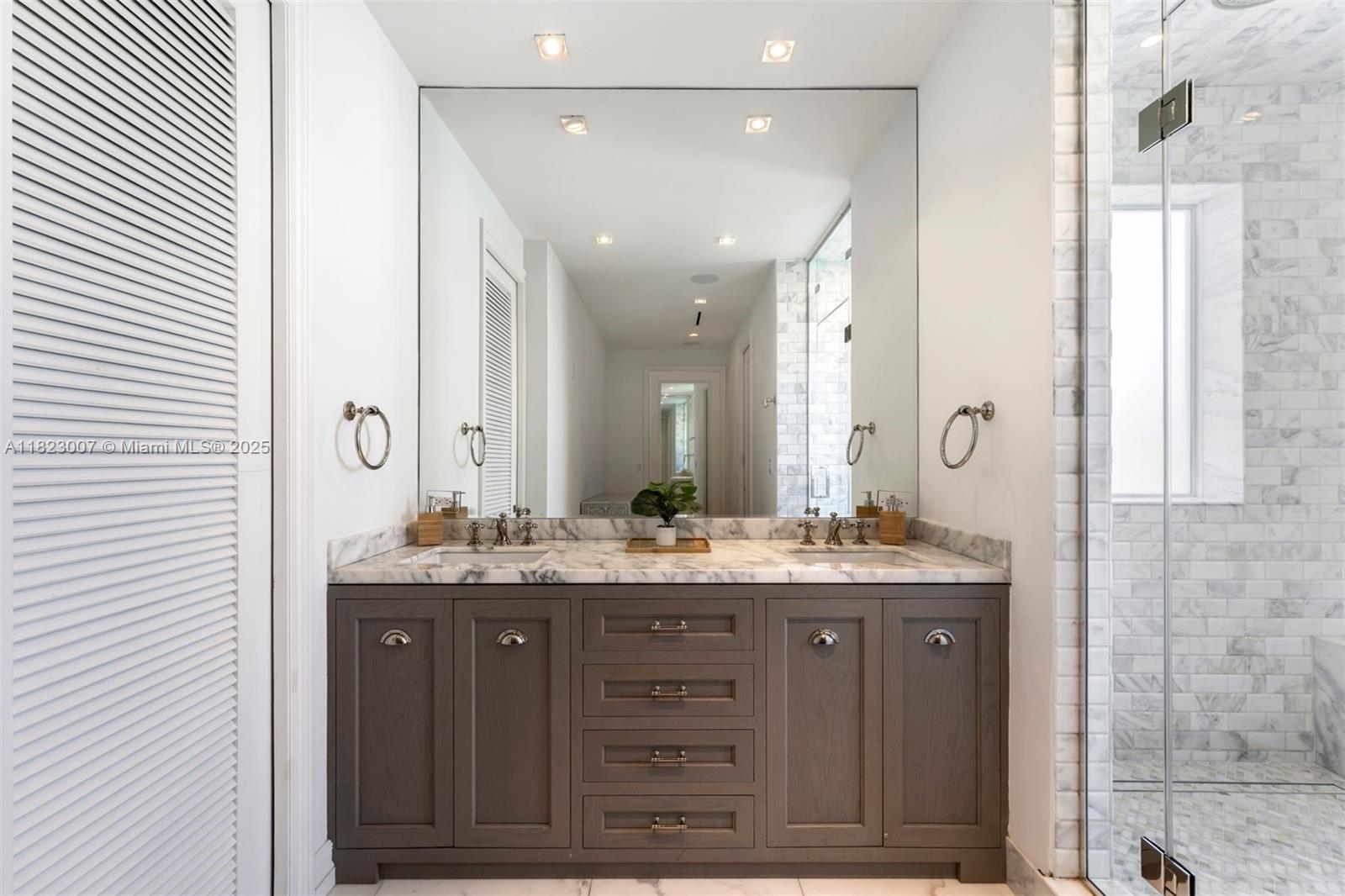 TROPICAL ISLE HOMES SUB 4 - Residential