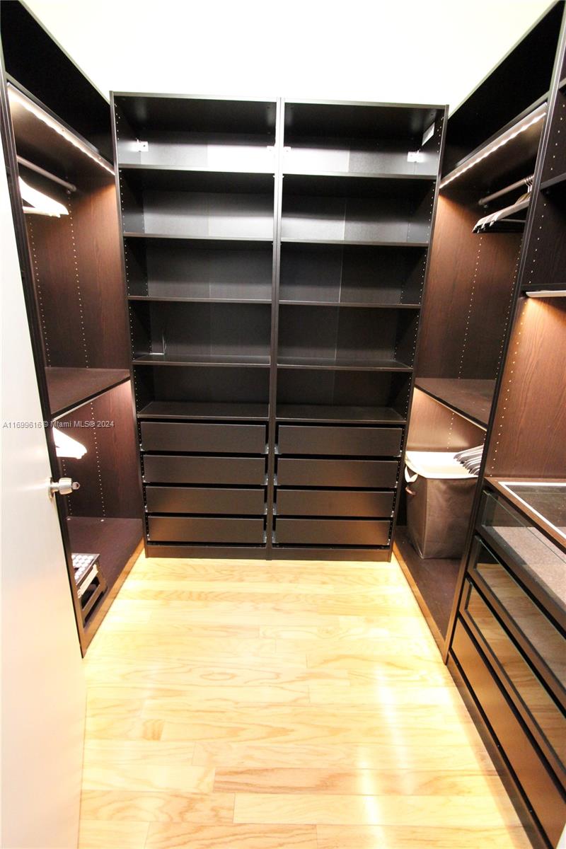 MILL CONDO - Residential