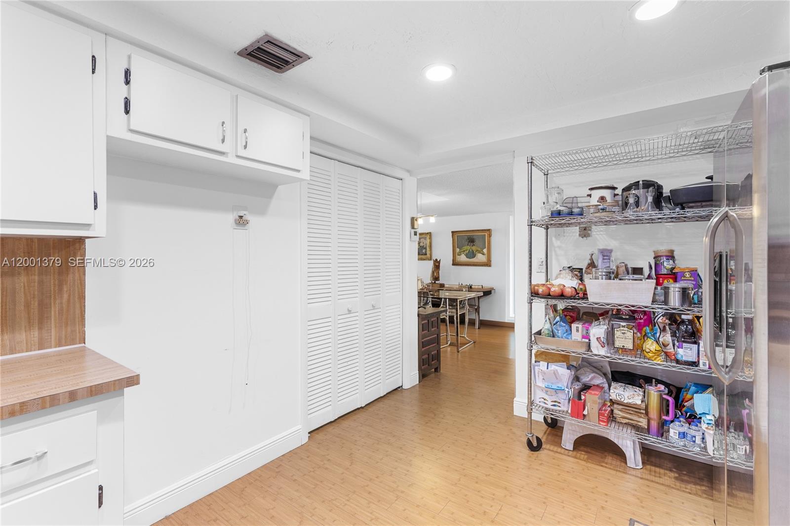 BLDG 6 OF COUNTRY CLUB AP - Residential