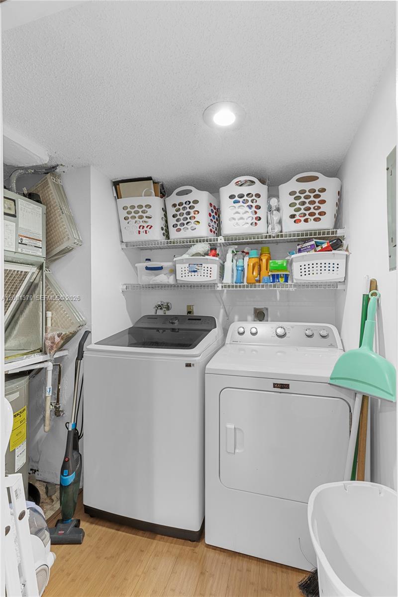 BLDG 6 OF COUNTRY CLUB AP - Residential