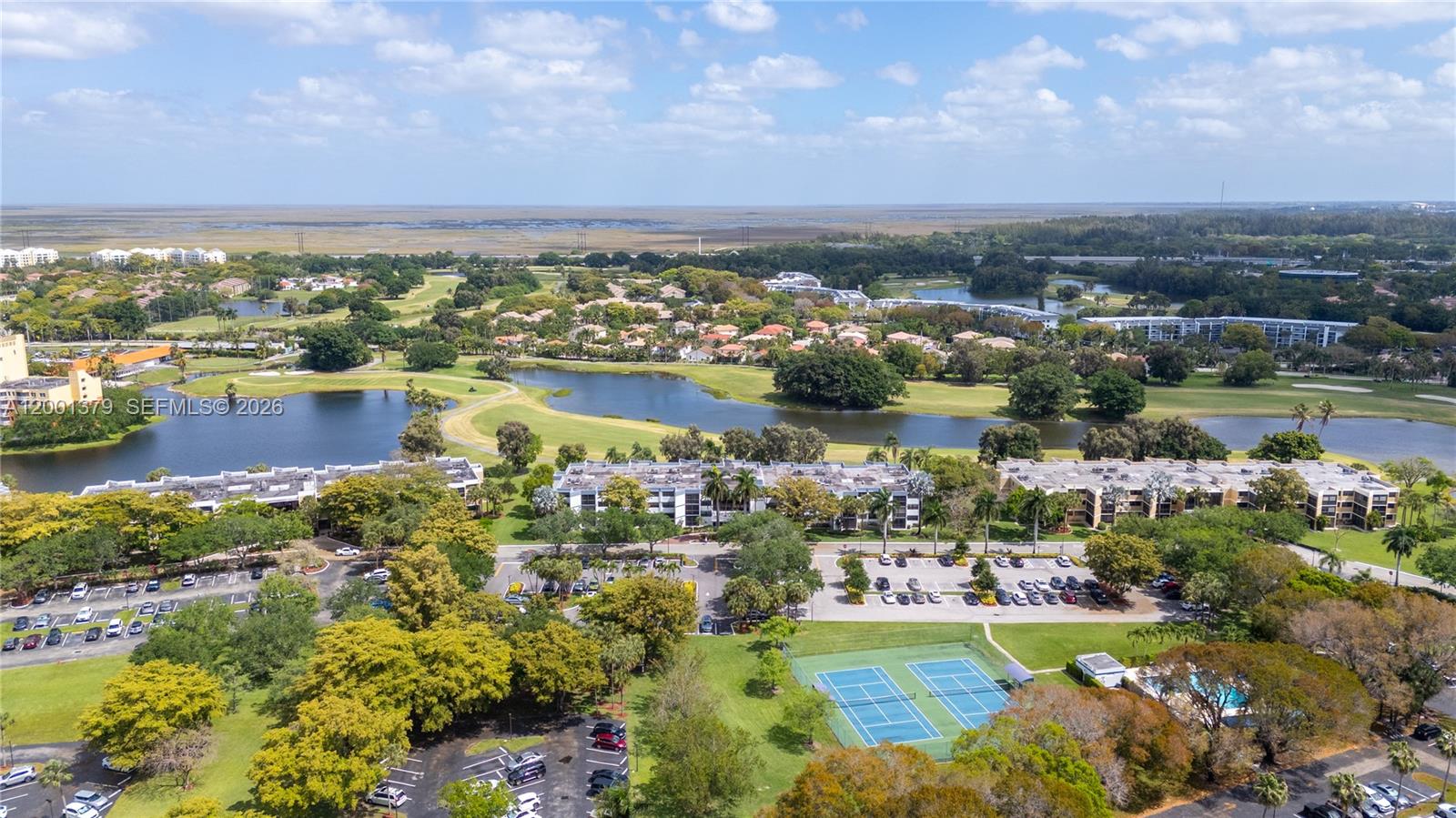 BLDG 6 OF COUNTRY CLUB AP - Residential