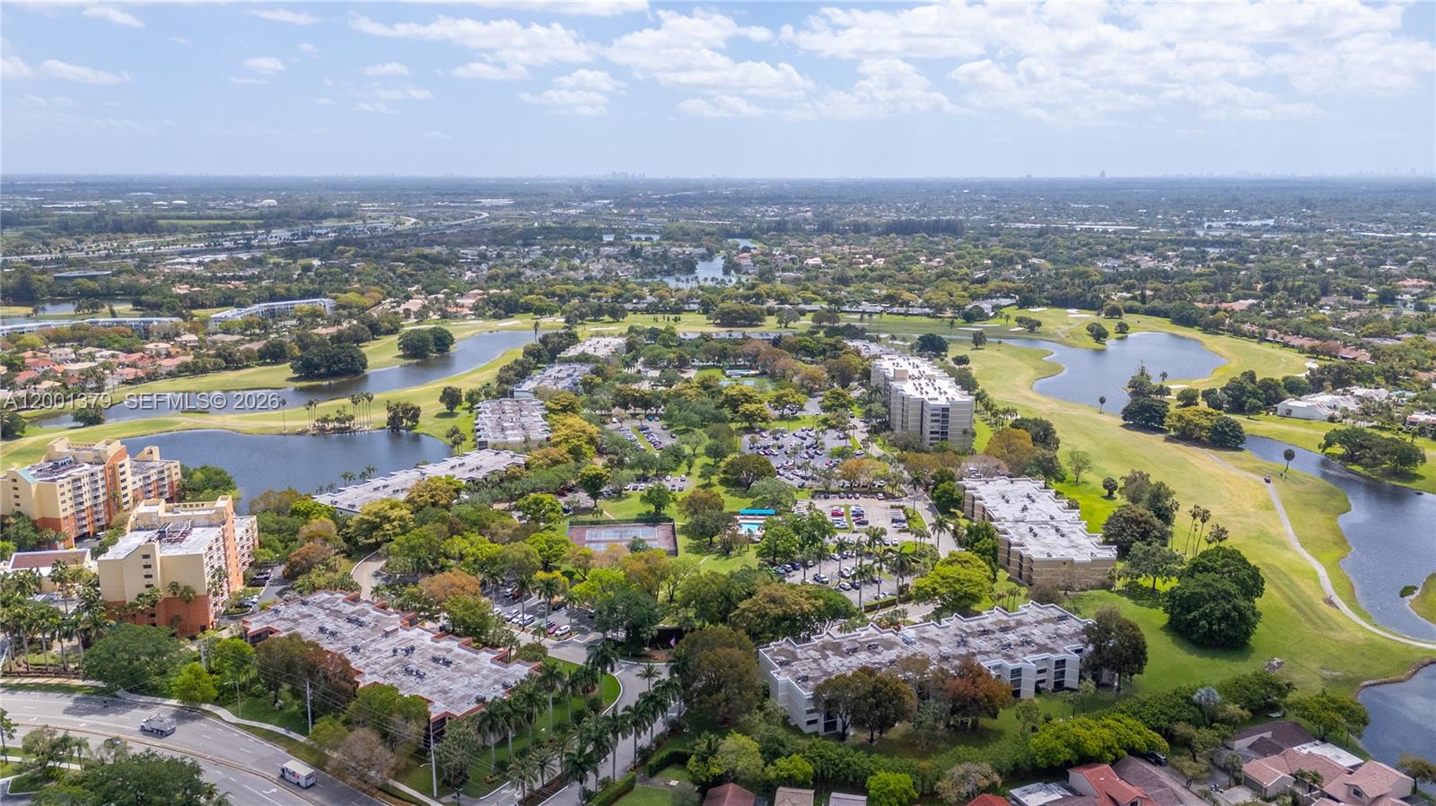 BLDG 6 OF COUNTRY CLUB AP - Residential