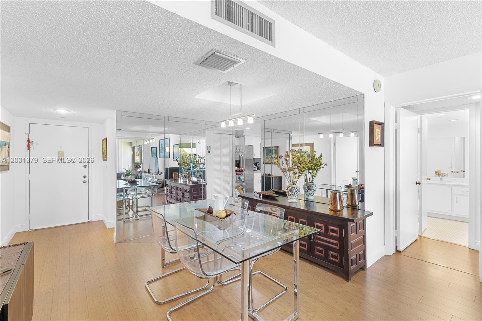 BLDG 6 OF COUNTRY CLUB AP - Residential