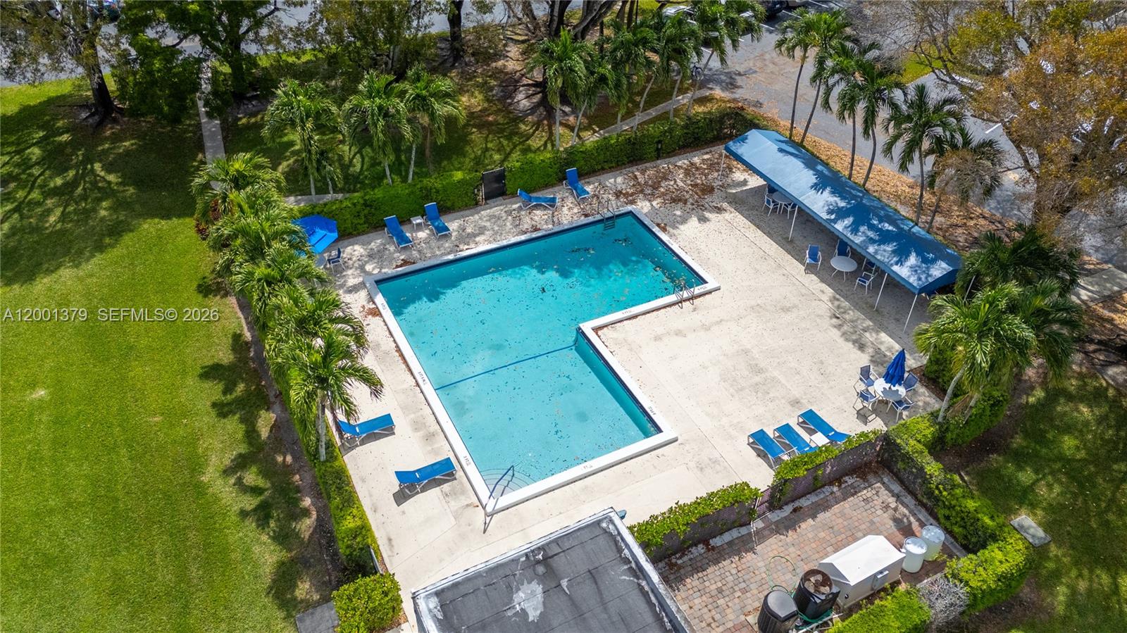 BLDG 6 OF COUNTRY CLUB AP - Residential