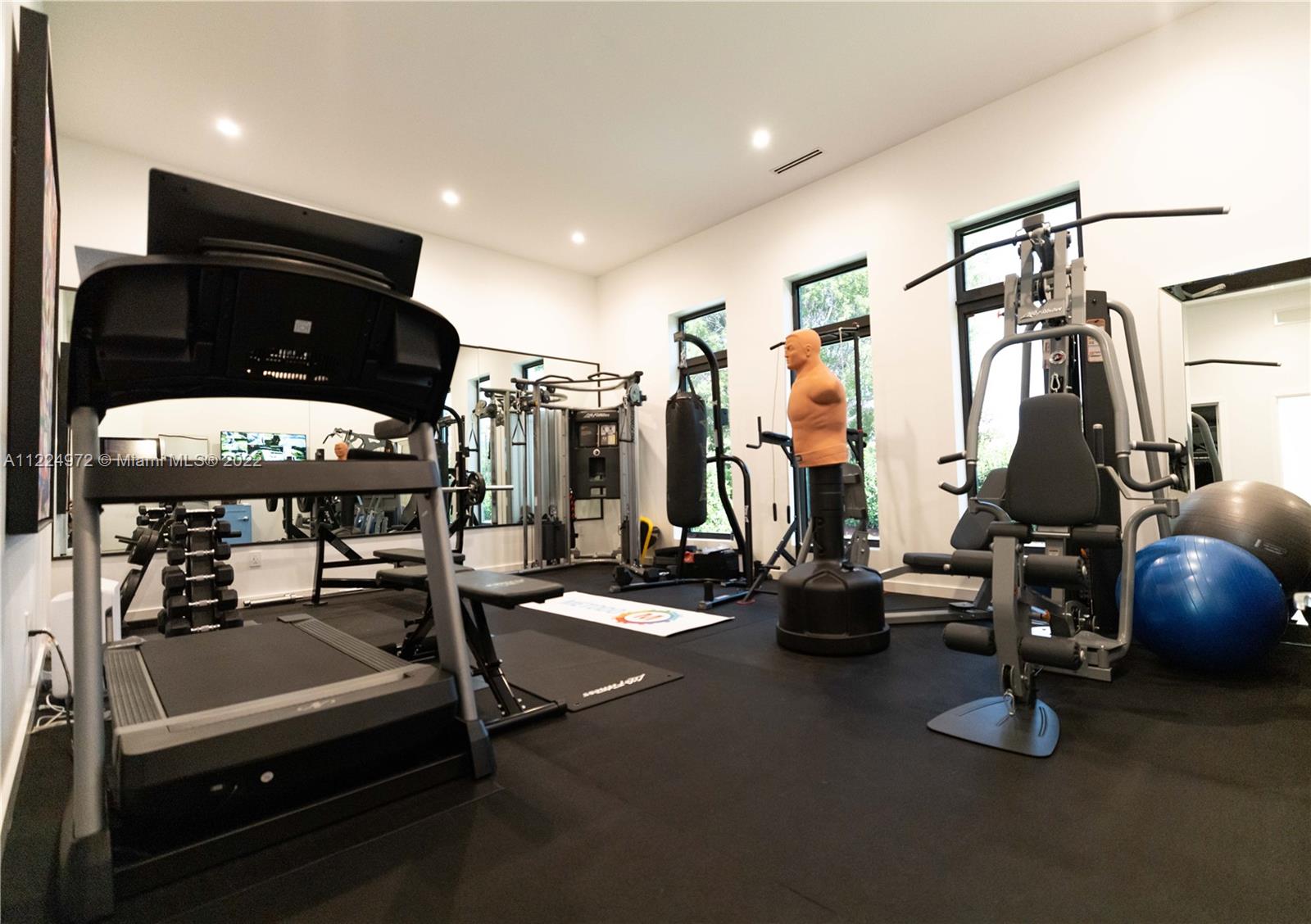 TOWN & RANCH ESTATES - Residential