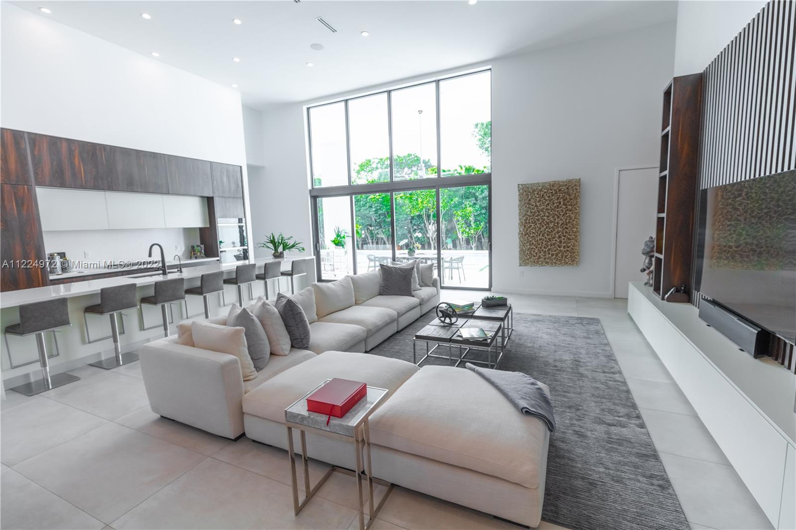 TOWN & RANCH ESTATES - Residential