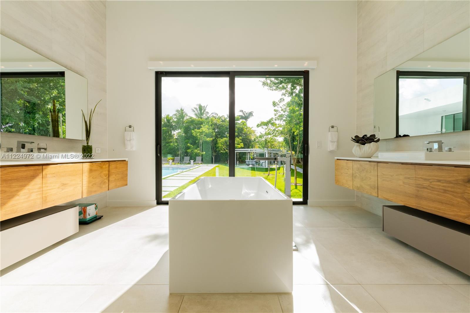 TOWN & RANCH ESTATES - Residential