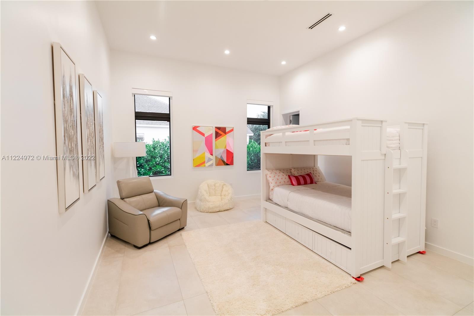 TOWN & RANCH ESTATES - Residential