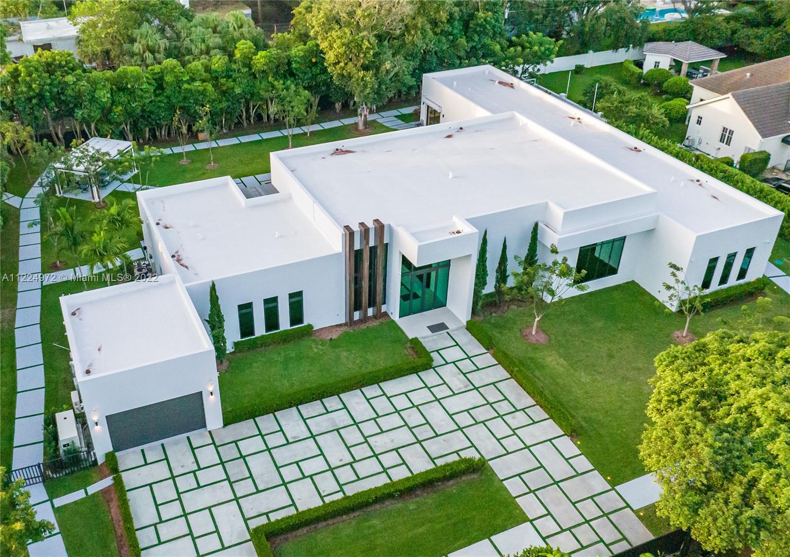 TOWN & RANCH ESTATES - Residential