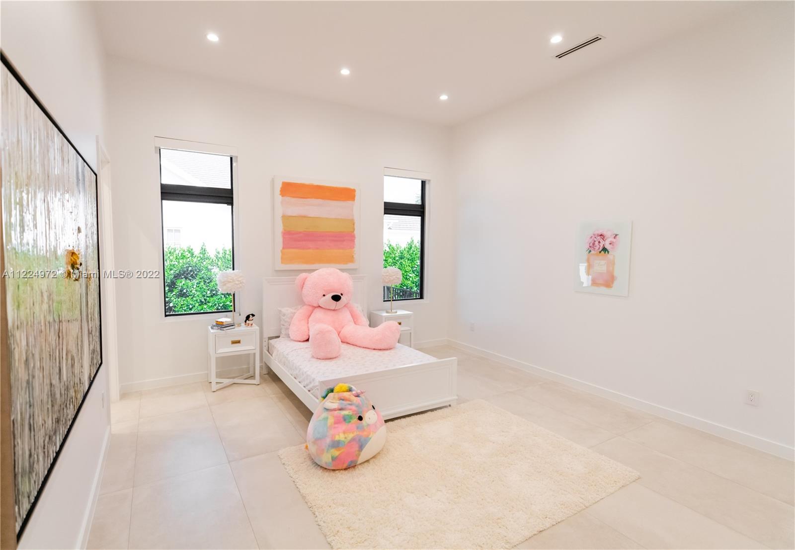 TOWN & RANCH ESTATES - Residential