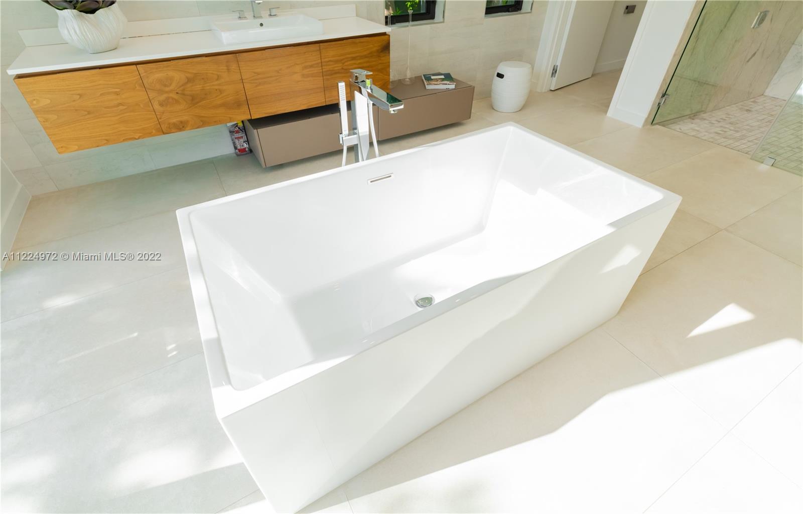 TOWN & RANCH ESTATES - Residential