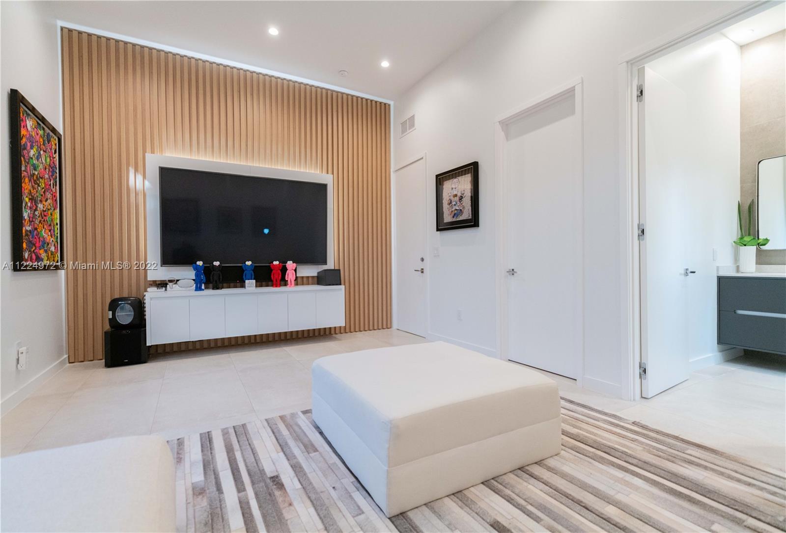 TOWN & RANCH ESTATES - Residential