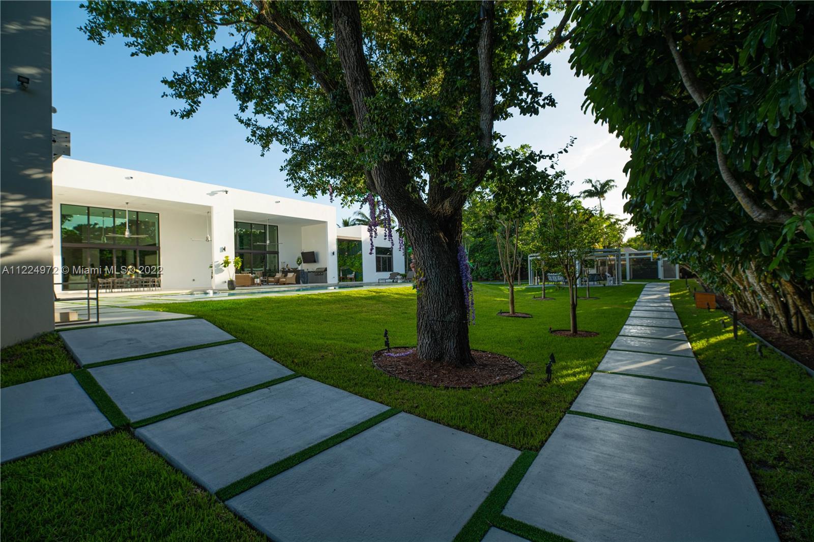 TOWN & RANCH ESTATES - Residential