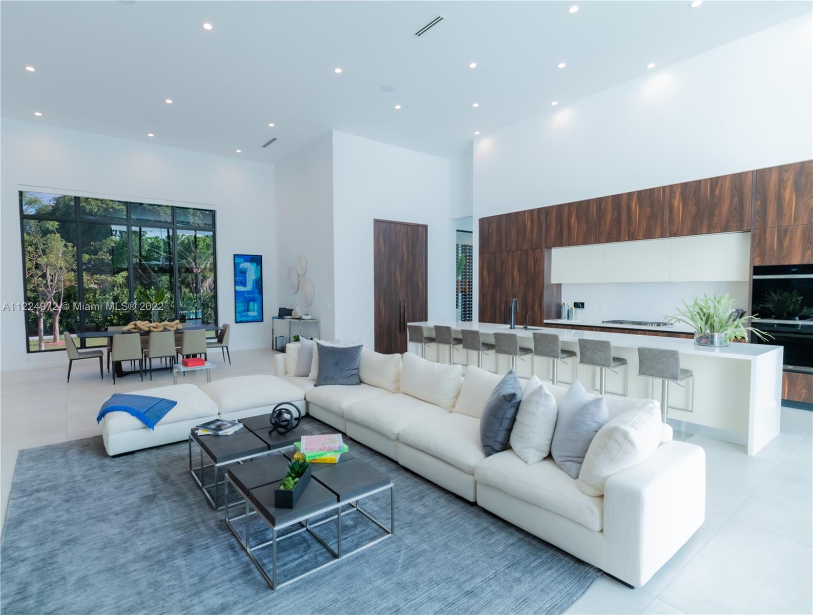 TOWN & RANCH ESTATES - Residential