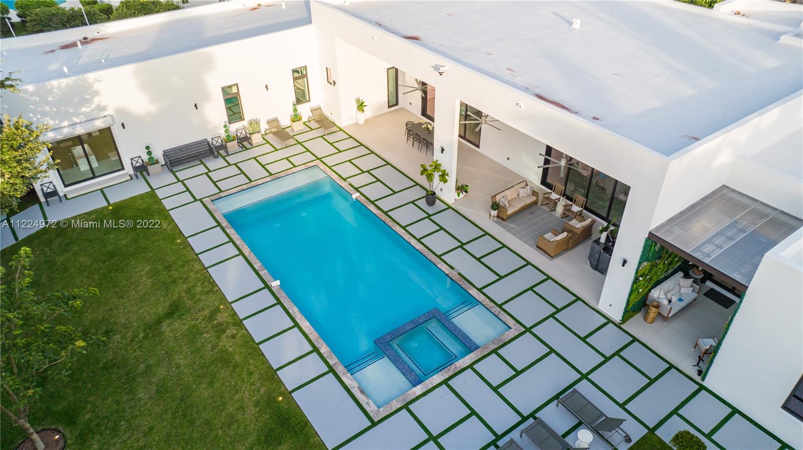 TOWN & RANCH ESTATES - Residential