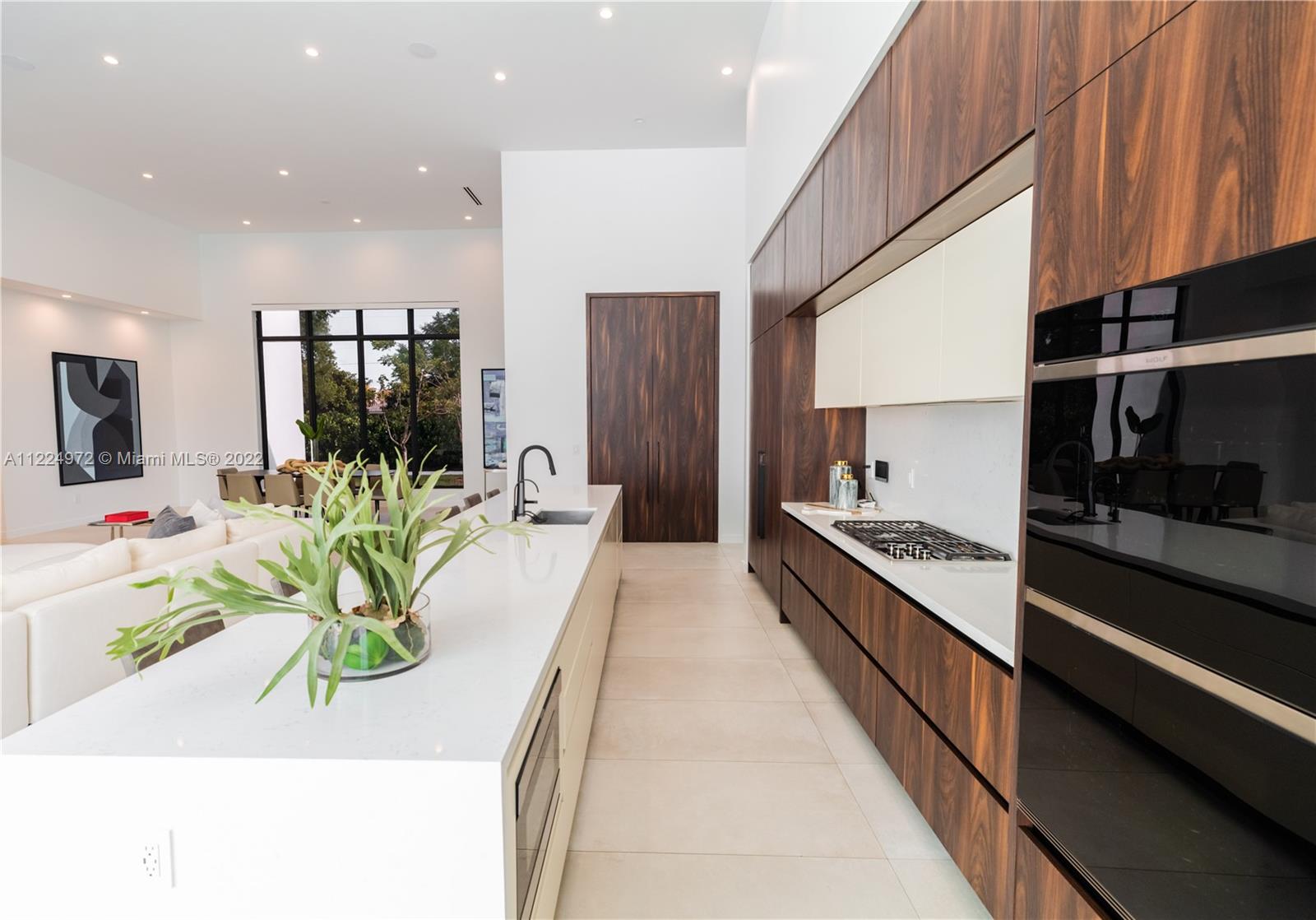 TOWN & RANCH ESTATES - Residential