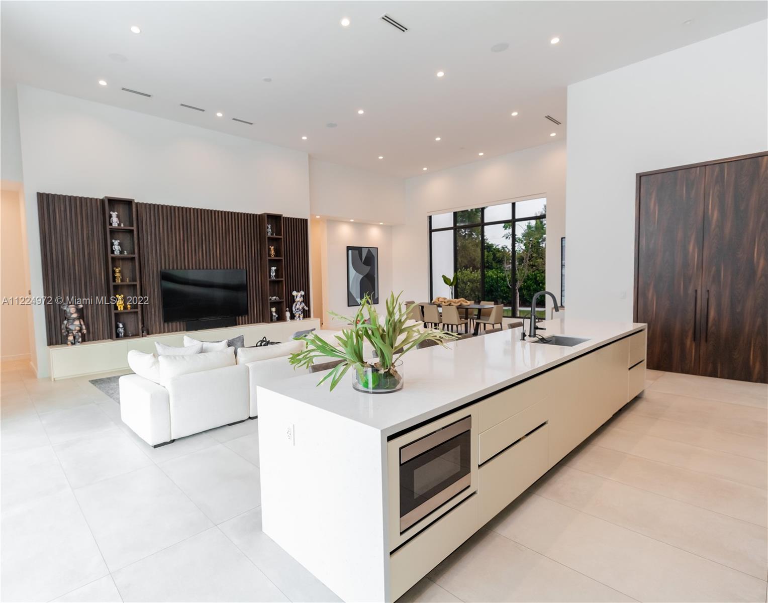 TOWN & RANCH ESTATES - Residential