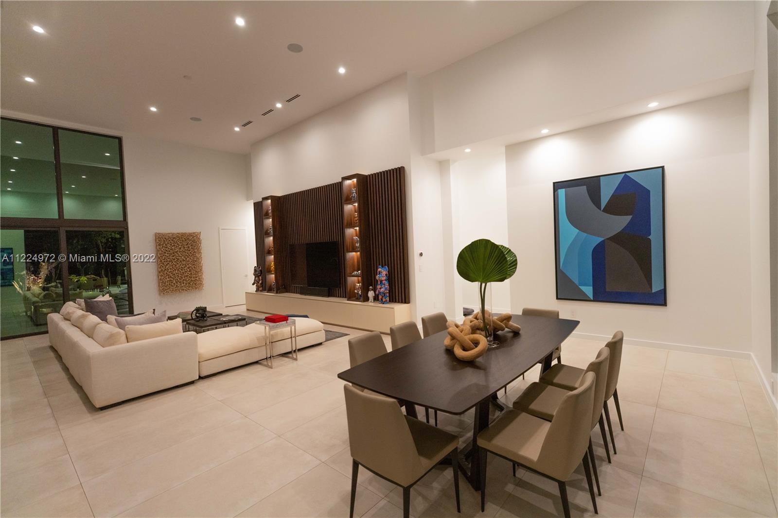 TOWN & RANCH ESTATES - Residential