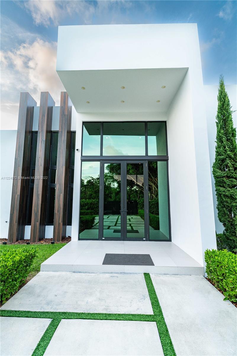 TOWN & RANCH ESTATES - Residential