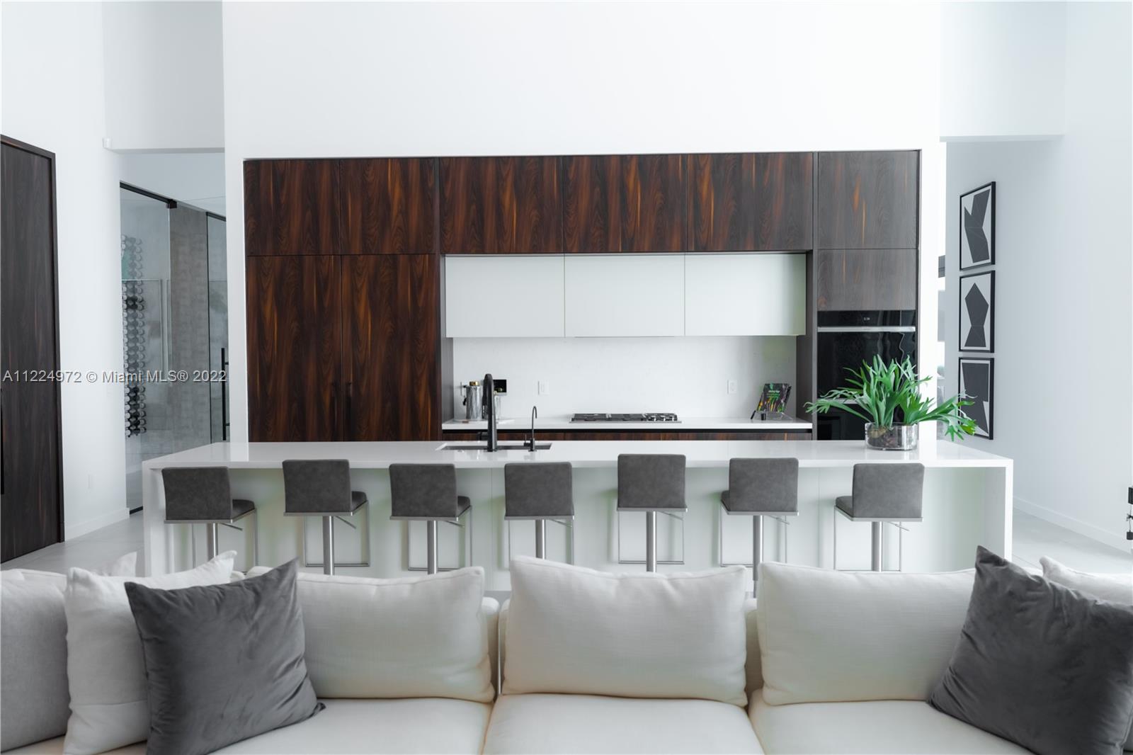 TOWN & RANCH ESTATES - Residential