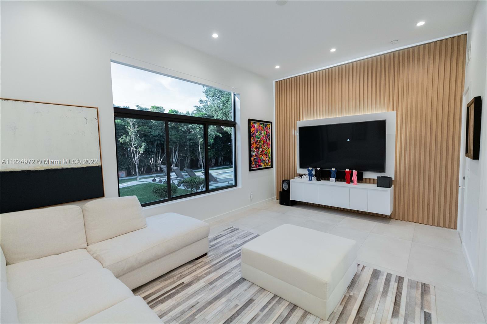 TOWN & RANCH ESTATES - Residential