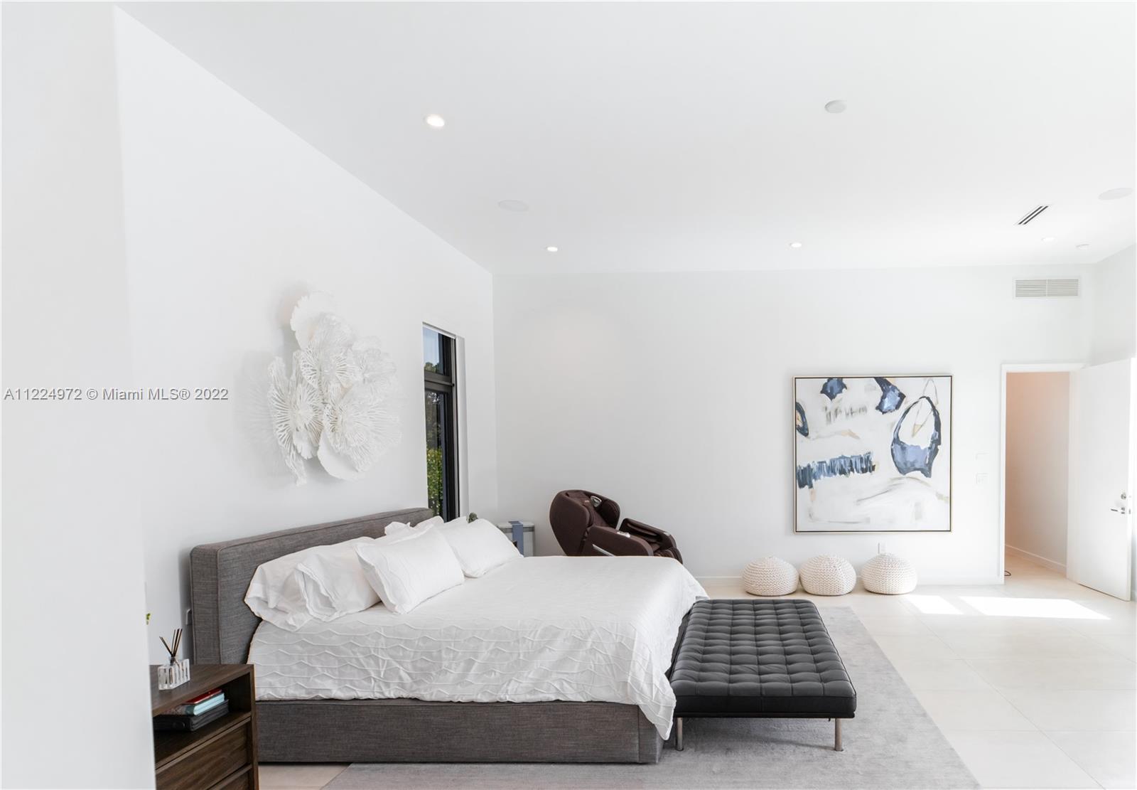 TOWN & RANCH ESTATES - Residential