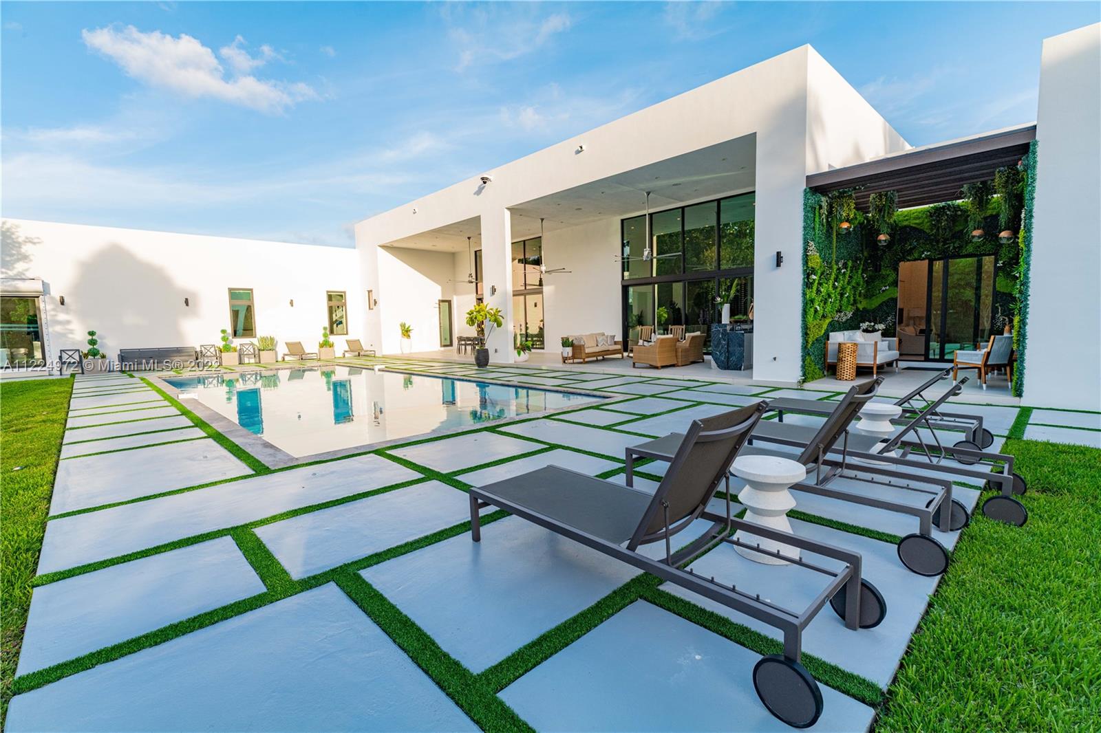 TOWN & RANCH ESTATES - Residential