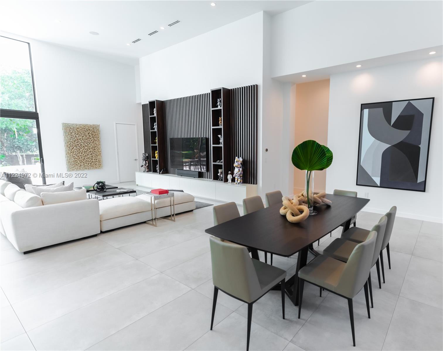 TOWN & RANCH ESTATES - Residential