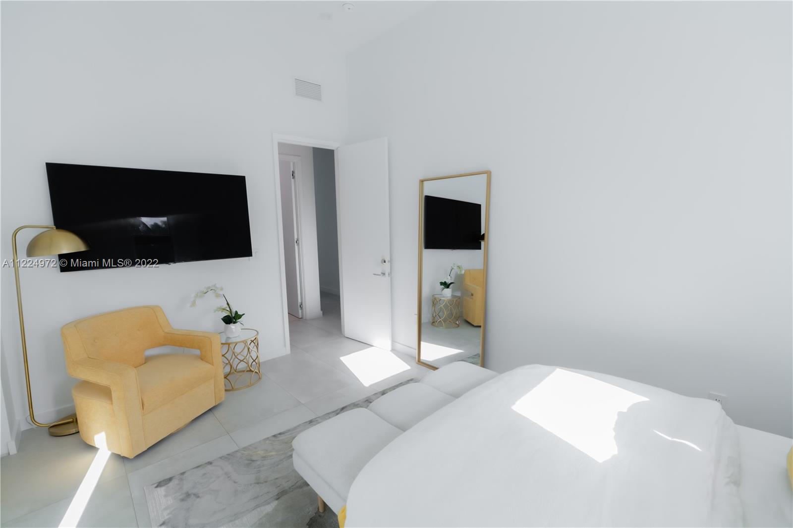 TOWN & RANCH ESTATES - Residential