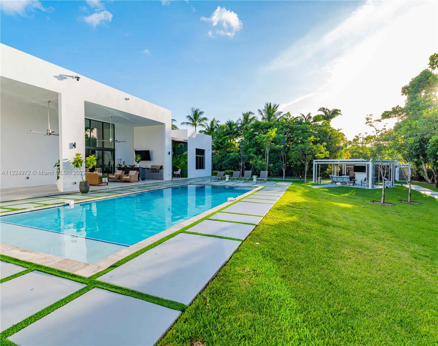 TOWN & RANCH ESTATES - Residential