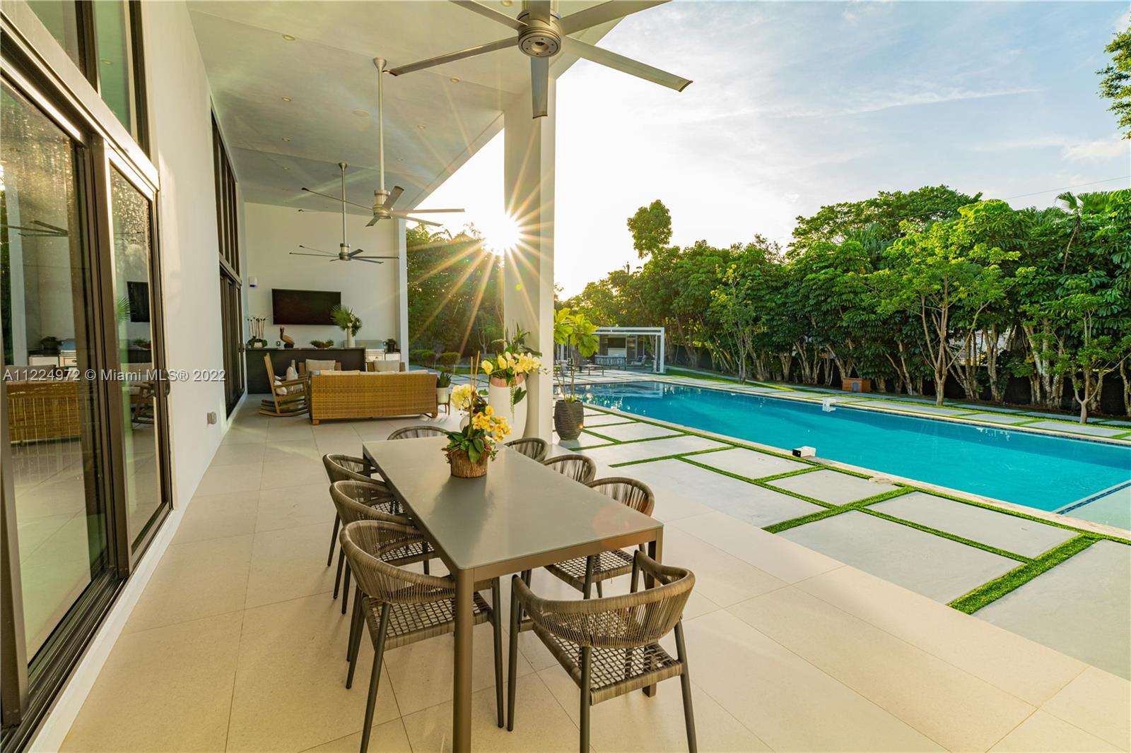 TOWN & RANCH ESTATES - Residential