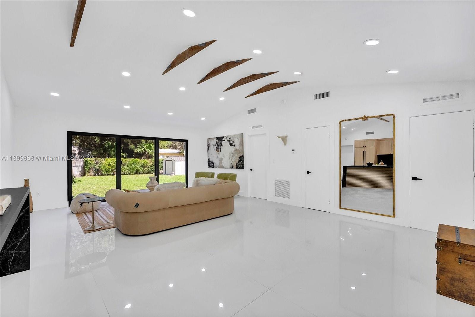 DUNNINGS MIAMI SHORES EXT - Residential Lease