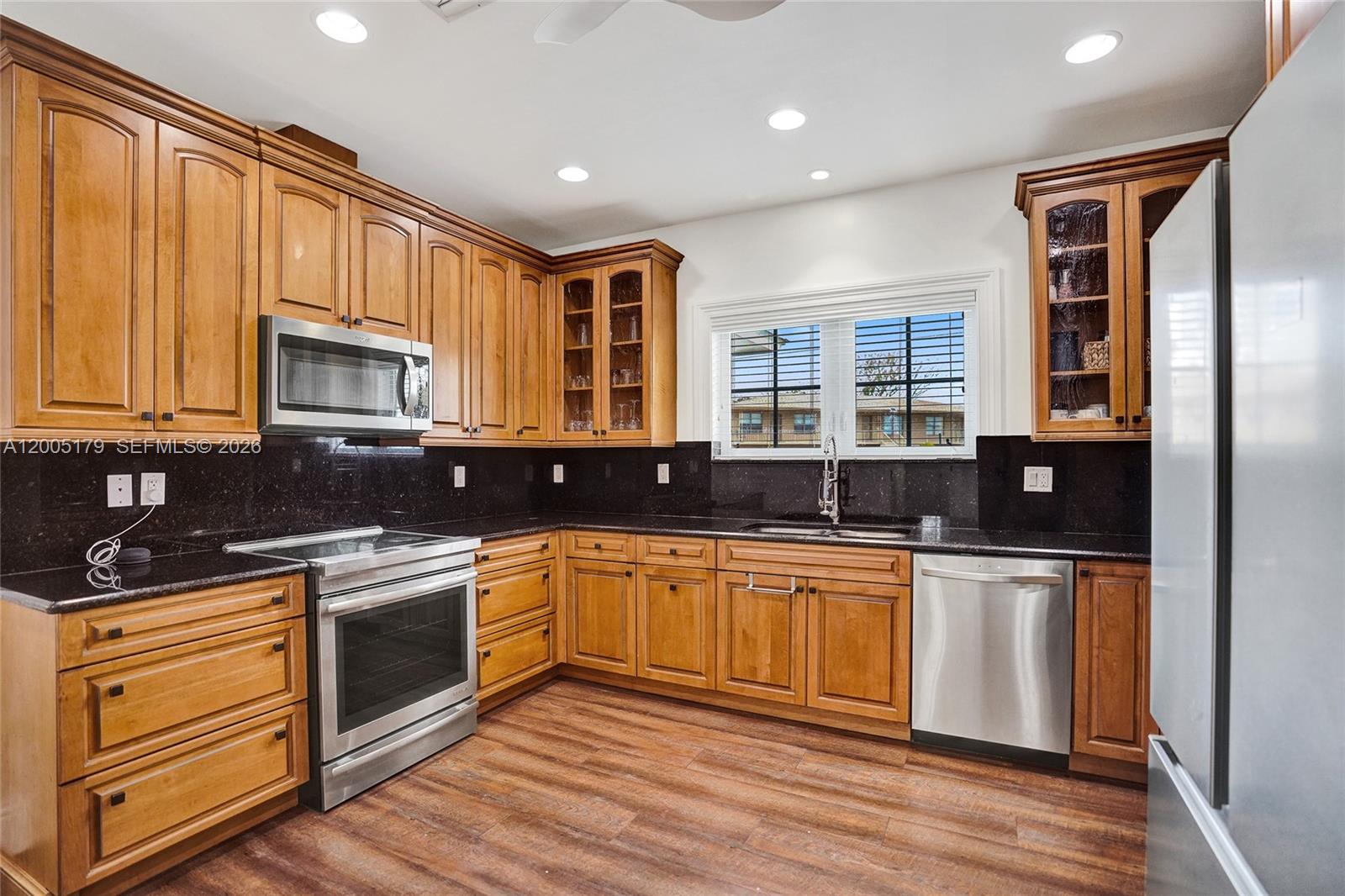 SALERNO SHORES - Residential