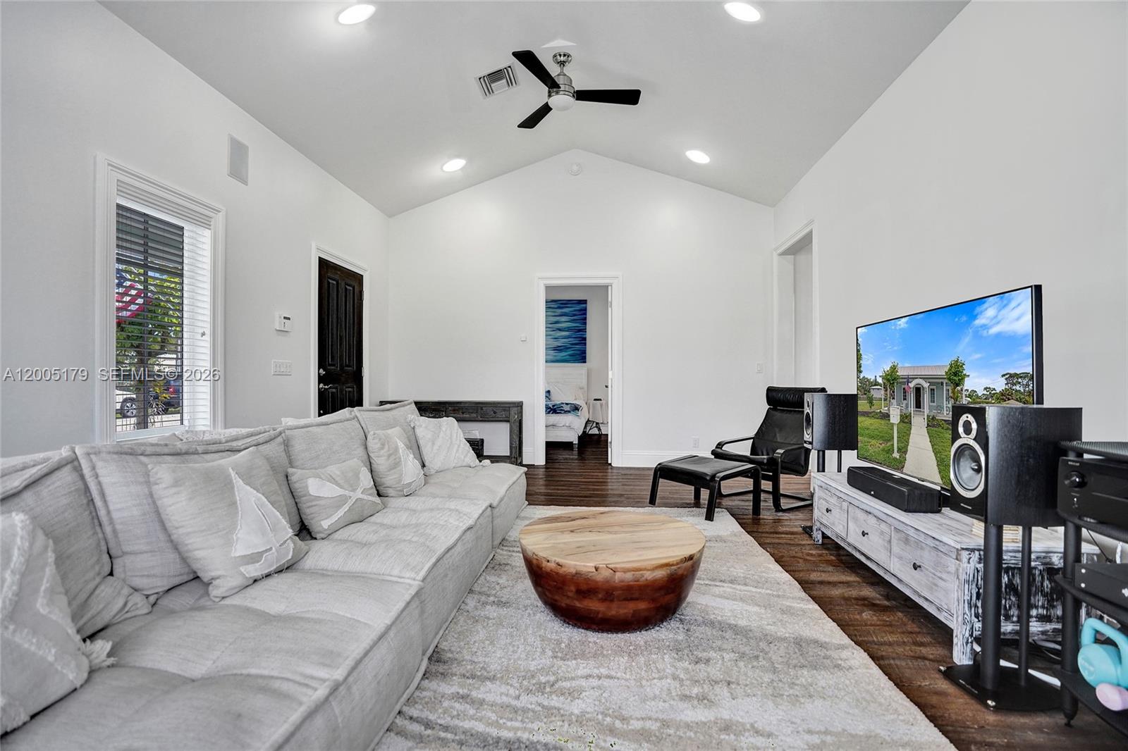 SALERNO SHORES - Residential