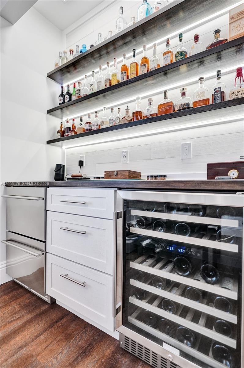 SALERNO SHORES - Residential