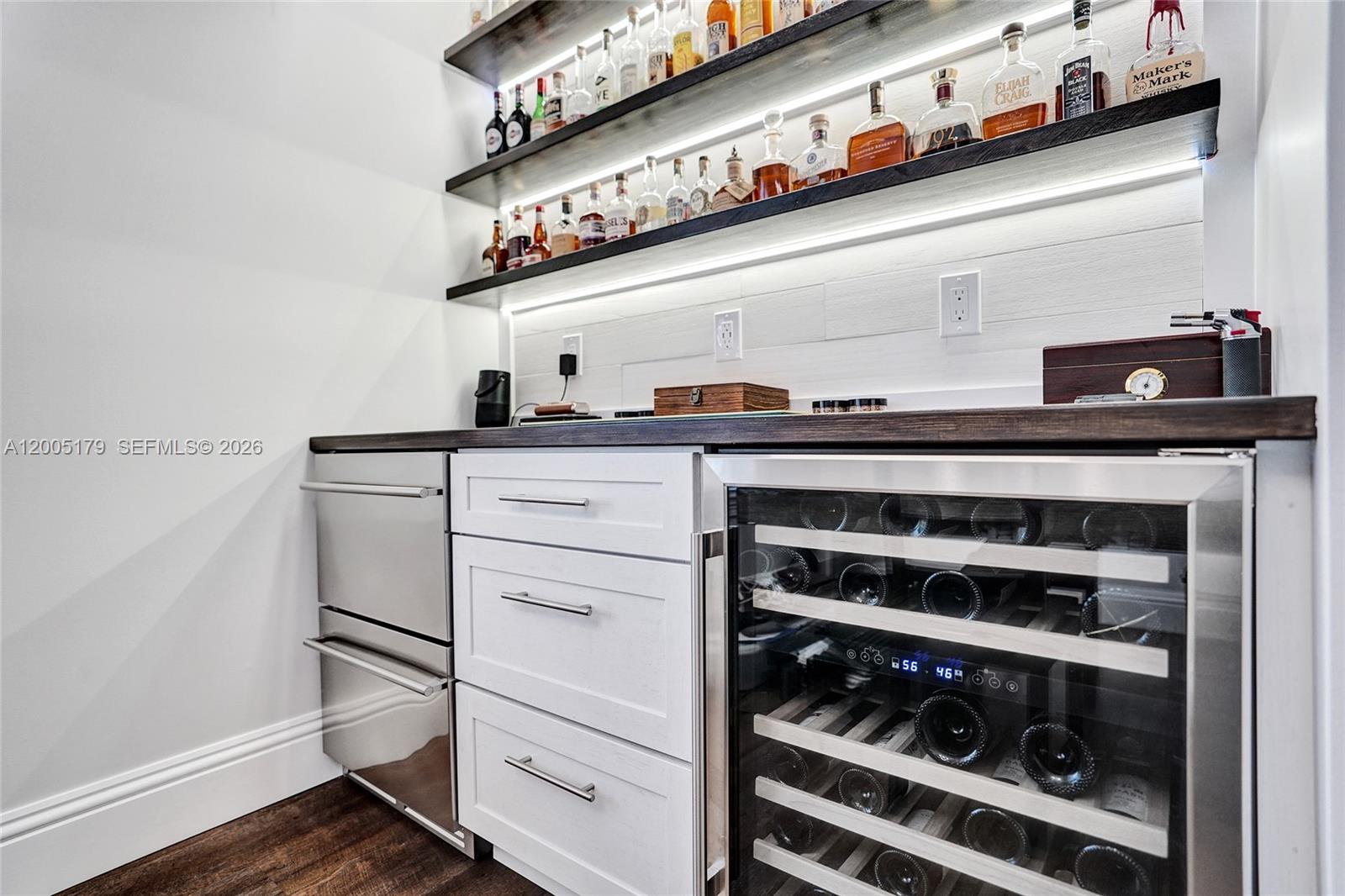 SALERNO SHORES - Residential