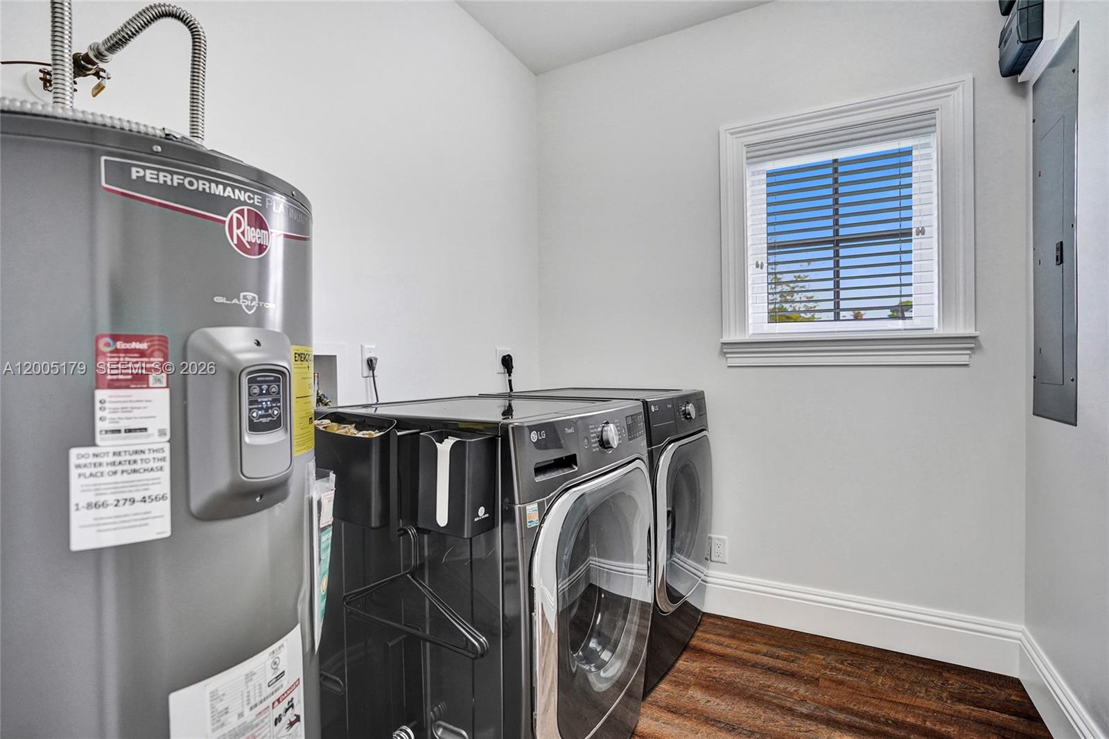 SALERNO SHORES - Residential