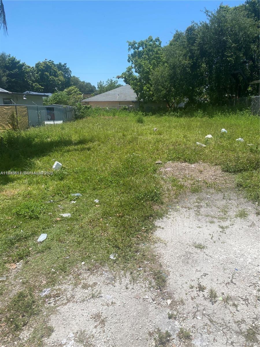 13 53 41 N43FT OF S308FT - Land