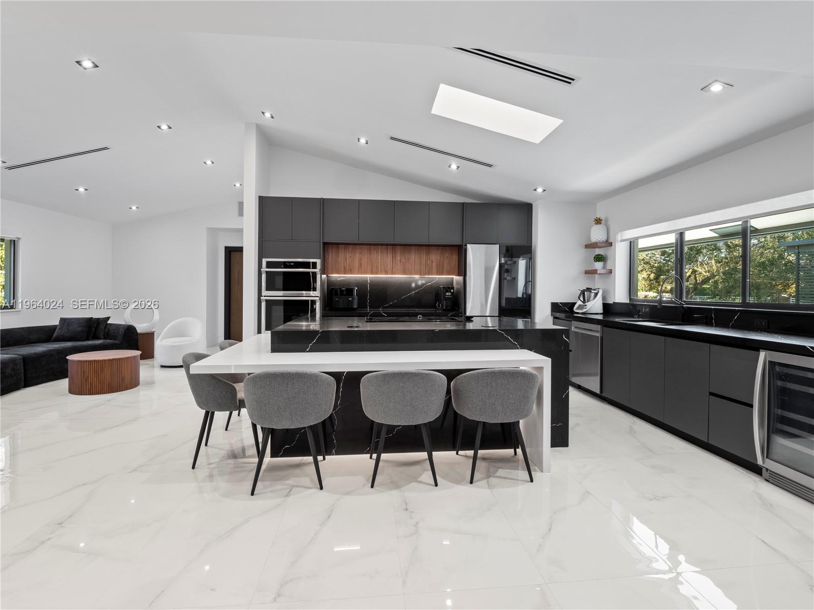 IVANHOE ESTATES - Residential