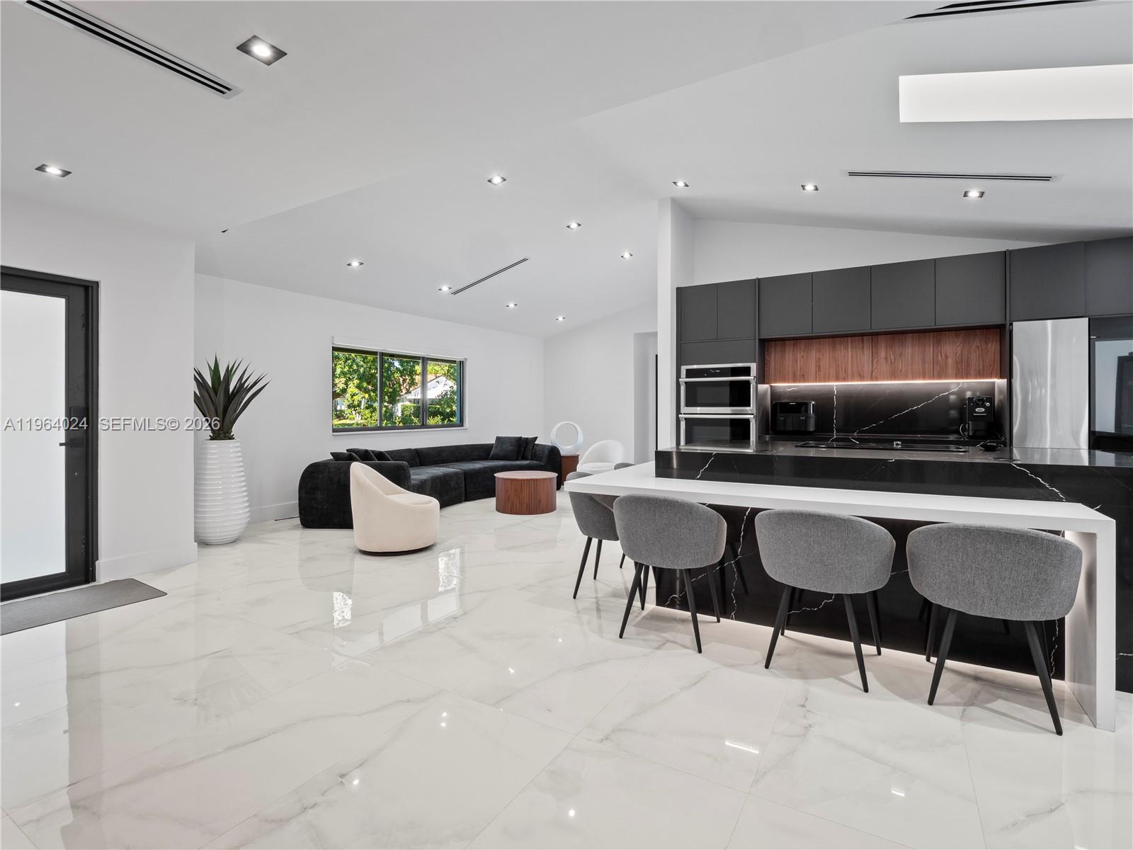 IVANHOE ESTATES - Residential